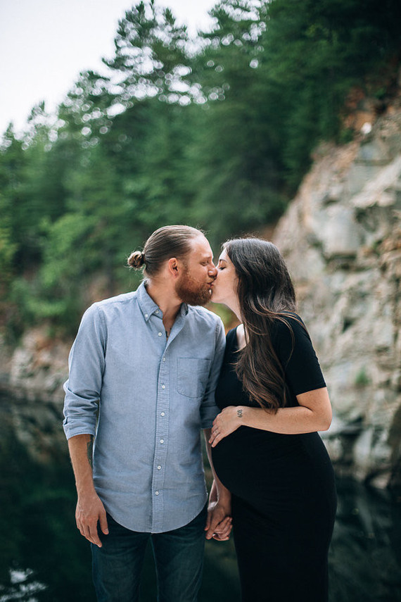 rock quarry maternity photos