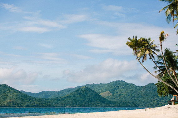 Sandbar elopement in Fiji