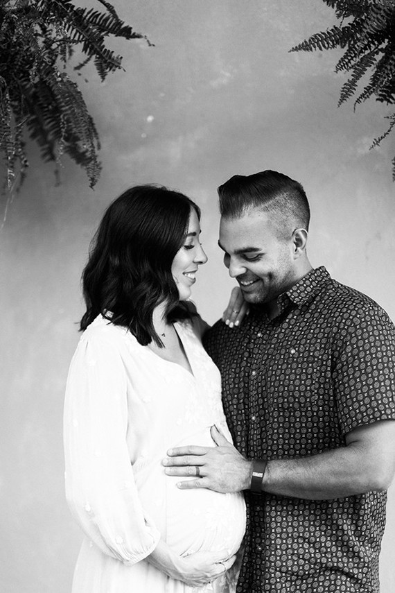 simple modern maternity photos