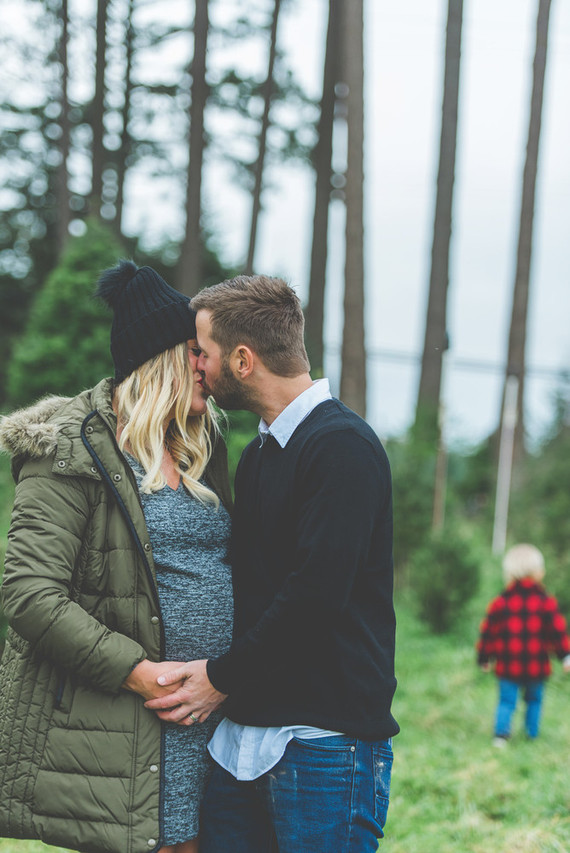 Christmas tree farm family photos