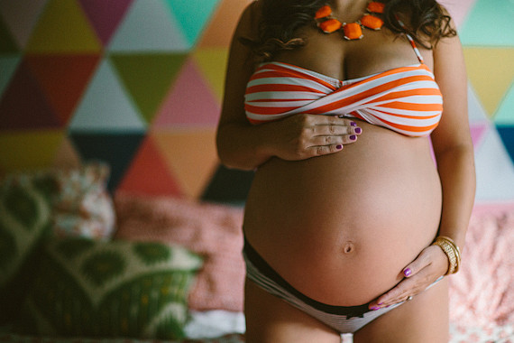 mama daughter maternity photos