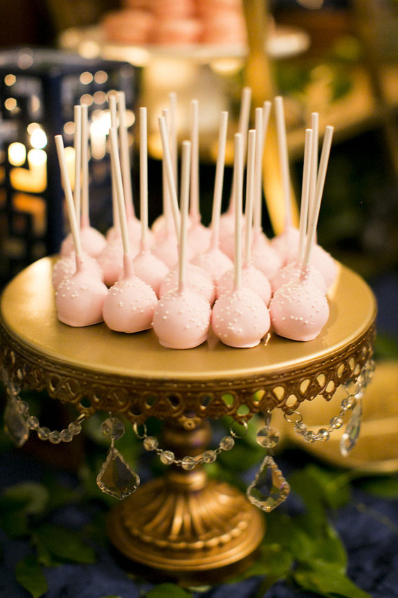 Cake pop desserts