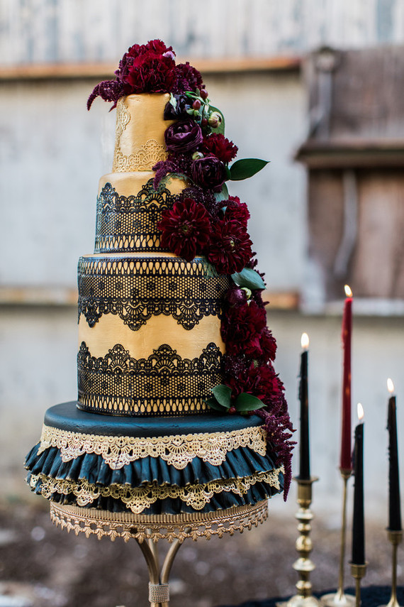 Black and gold wedding cake
