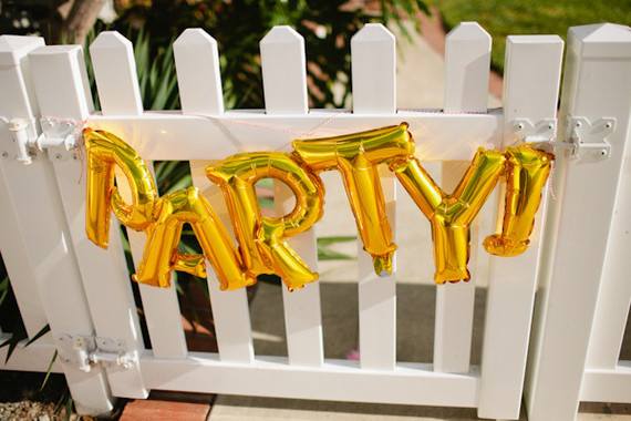 gold mylar balloons