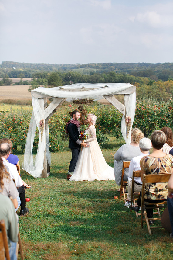 Fall wedding ceremony