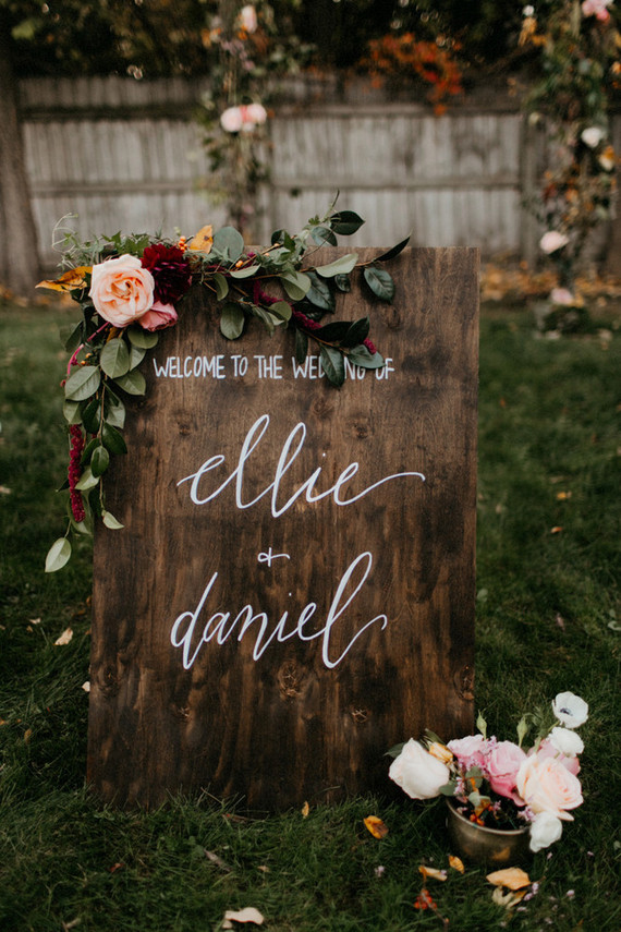 Wooden wedding welcome sign Inspiration
