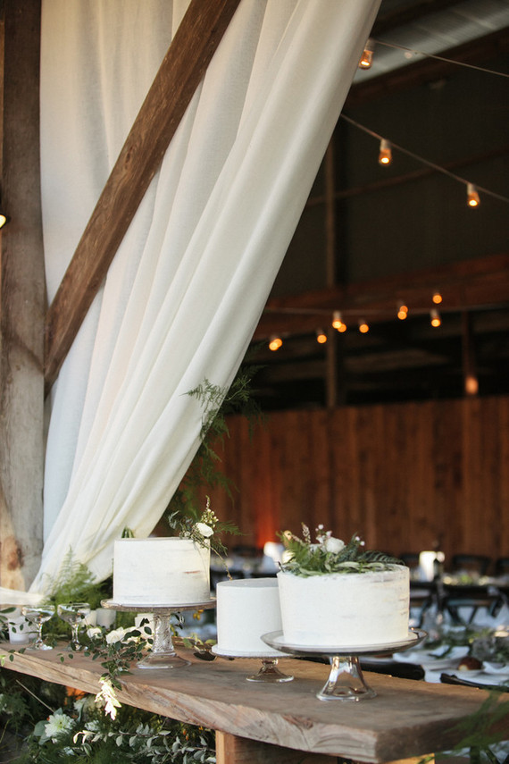 Rustic cake table