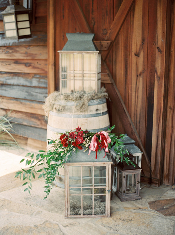 Rustic wedding decor