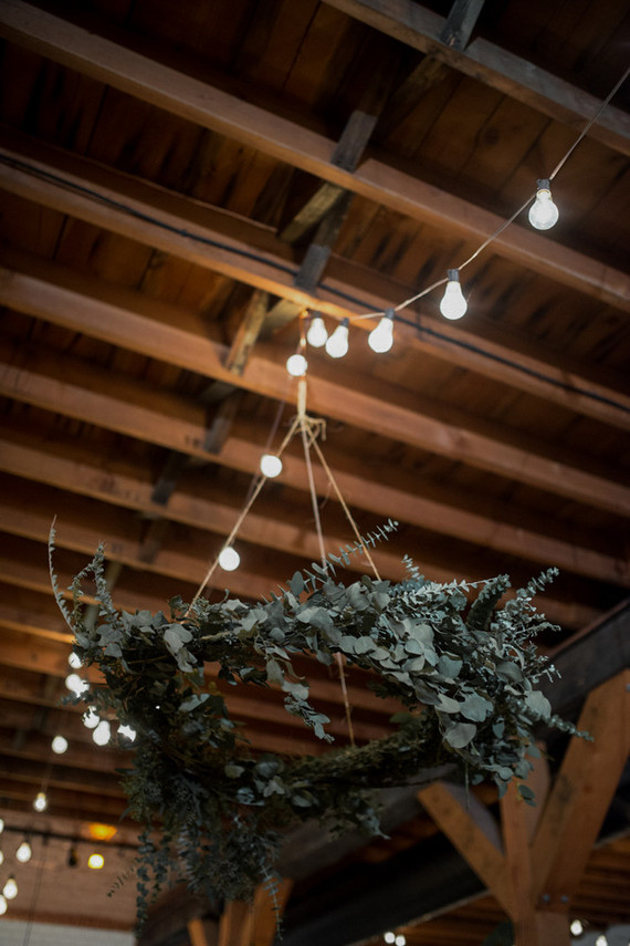 DIY holiday wreath party idea