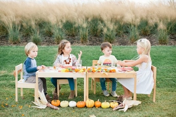 Kids thanksgiving table