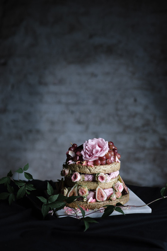 Elegant naked cake