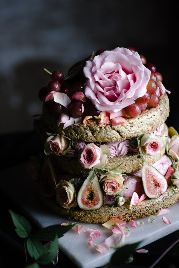 Elegant naked cake