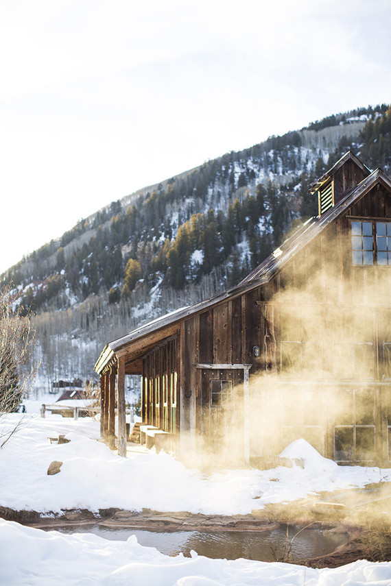 Snowy Colorado wedding