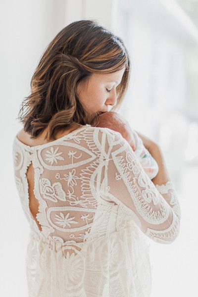 mother daughter newborn photos