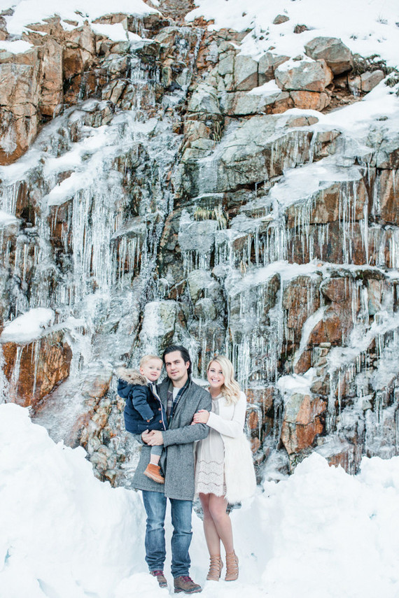 Winter maternity photos