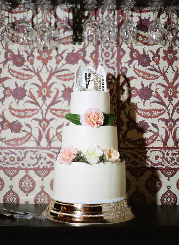 Classic wedding cake