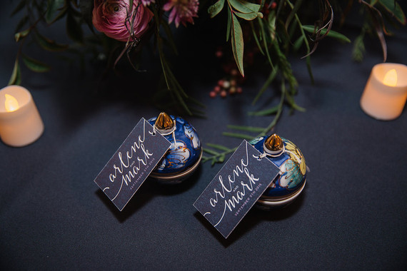 Salt and pepper escort cards Inspiration