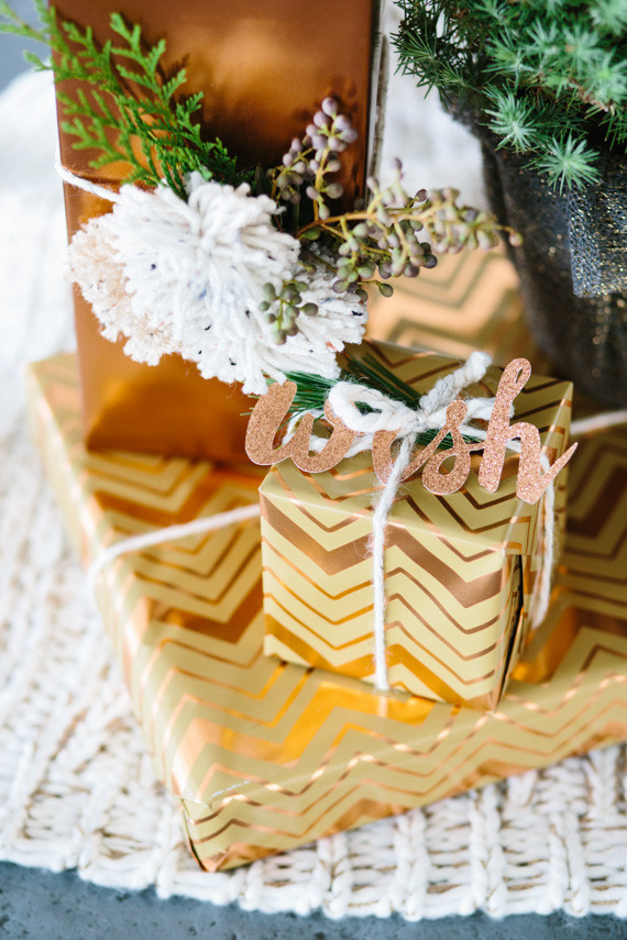 Modern gold holiday gift wrap ideas