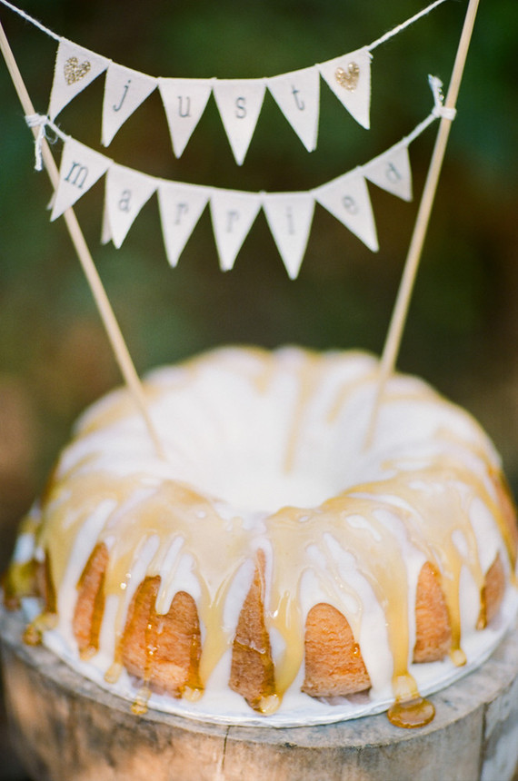 Just Married cake bunting
