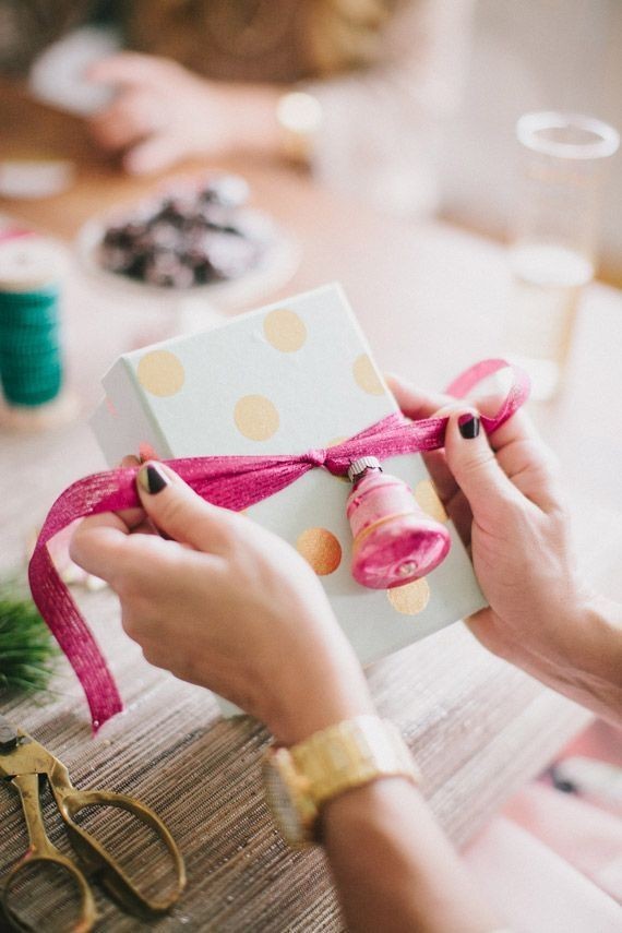 DIY Holiday gift wrap ideas