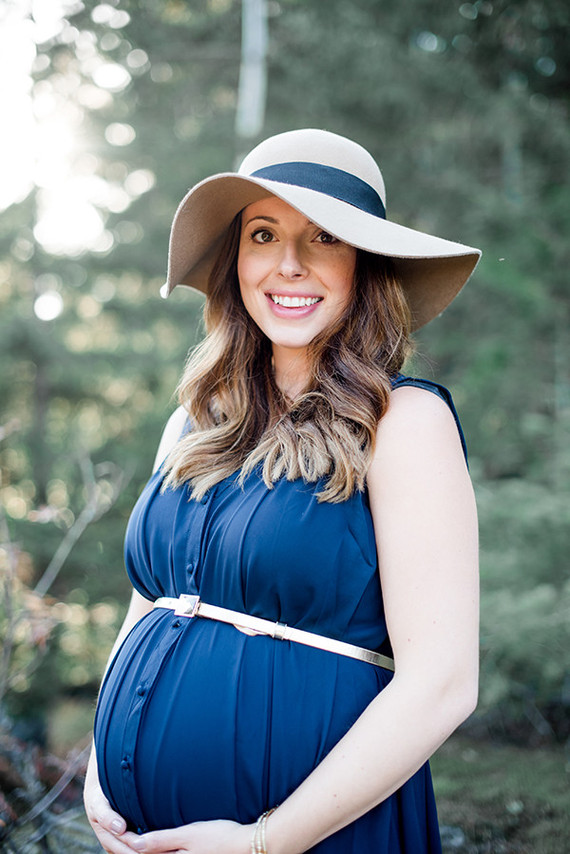 mountain maternity photos in Canada Inspiration