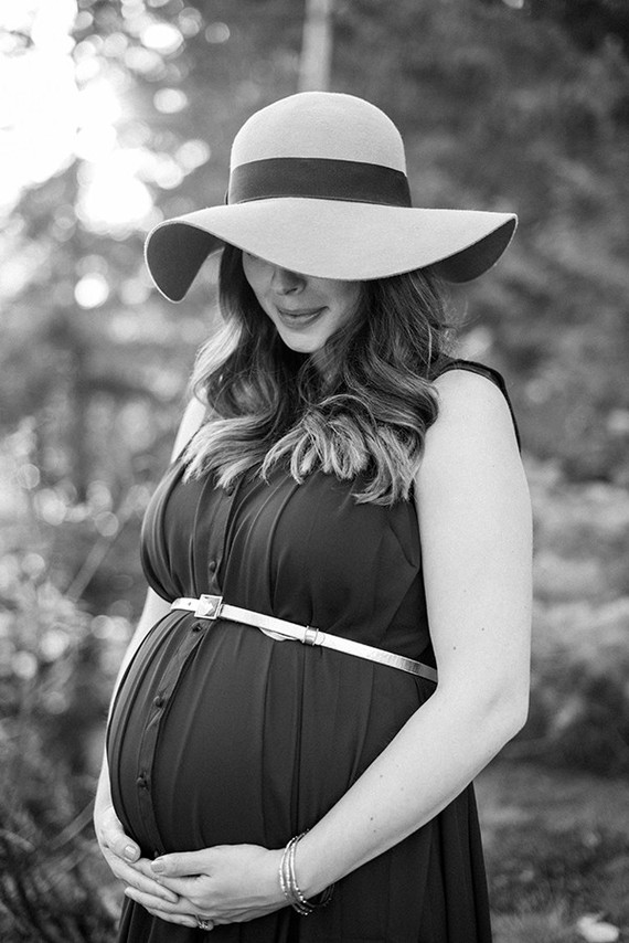 mountain maternity photos in Canada Inspiration