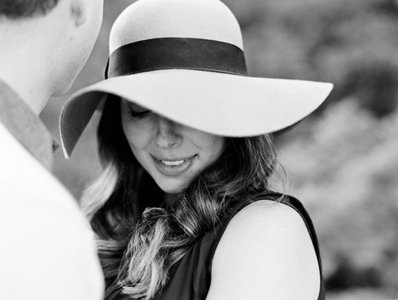 mountain maternity photos in Canada
