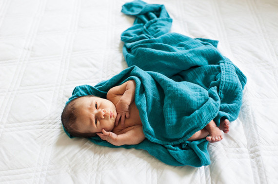 lifestyle newborn photos