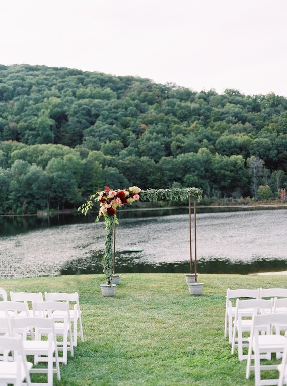 Fall wedding ceremony