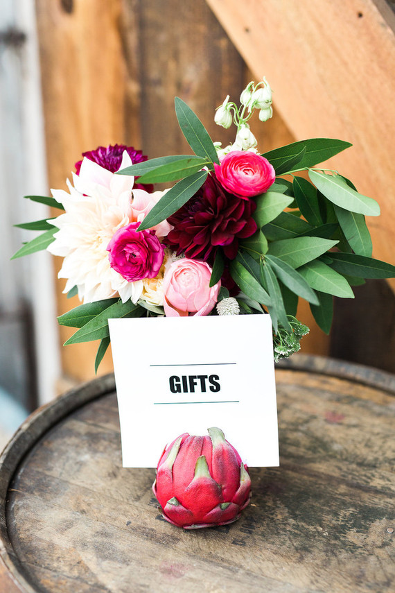 Gift table signage