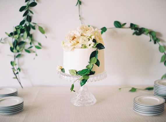 white floral cake