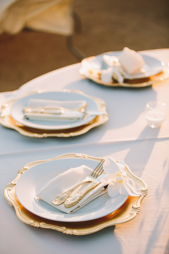 Old Hollywood glam wedding place setting