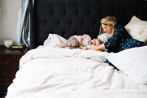 lifestyle family photos at home