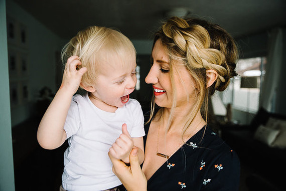 lifestyle family photos at home