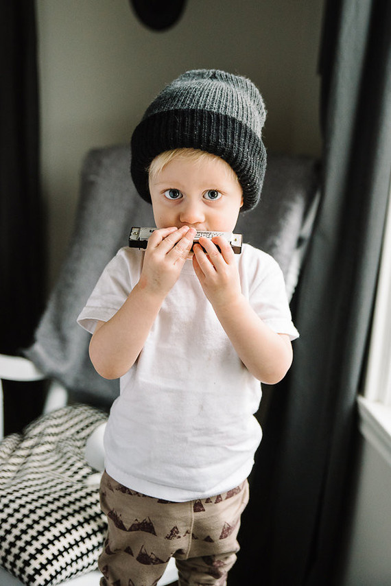 lifestyle family photos at home