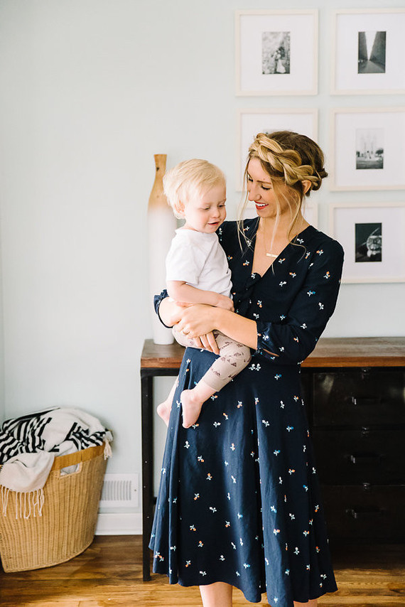 lifestyle family photos at home