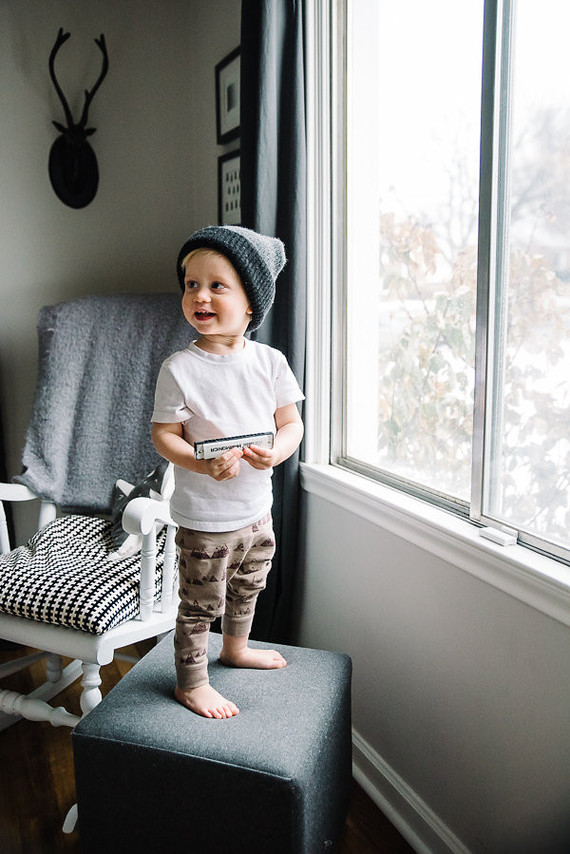 lifestyle family photos at home