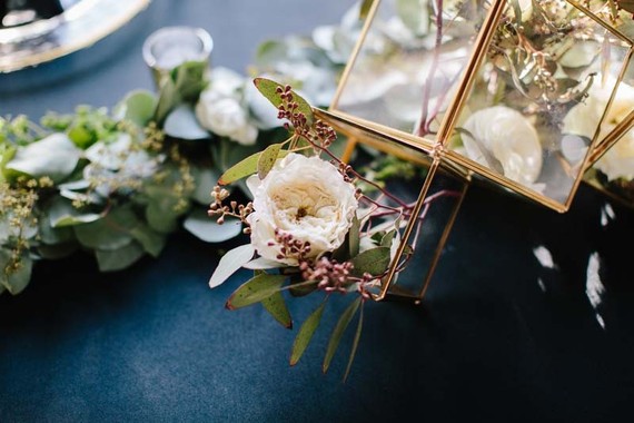 Modern wedding florals