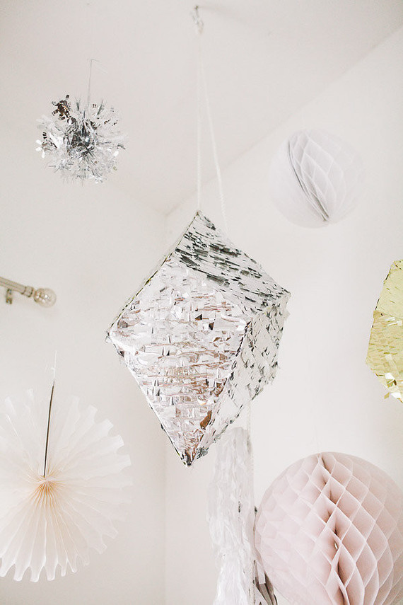 mylar piñata