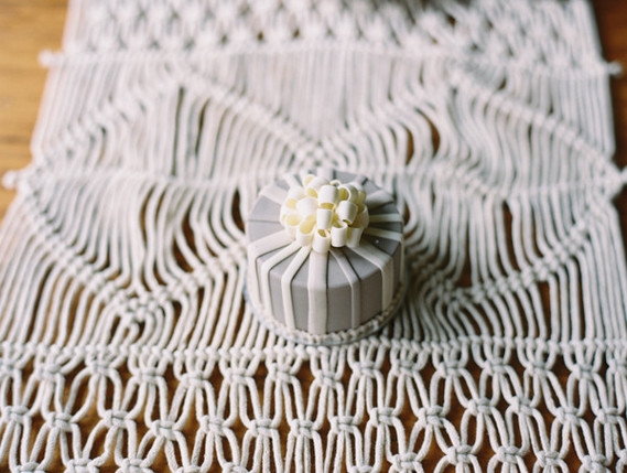 Neutral baby shower decor
