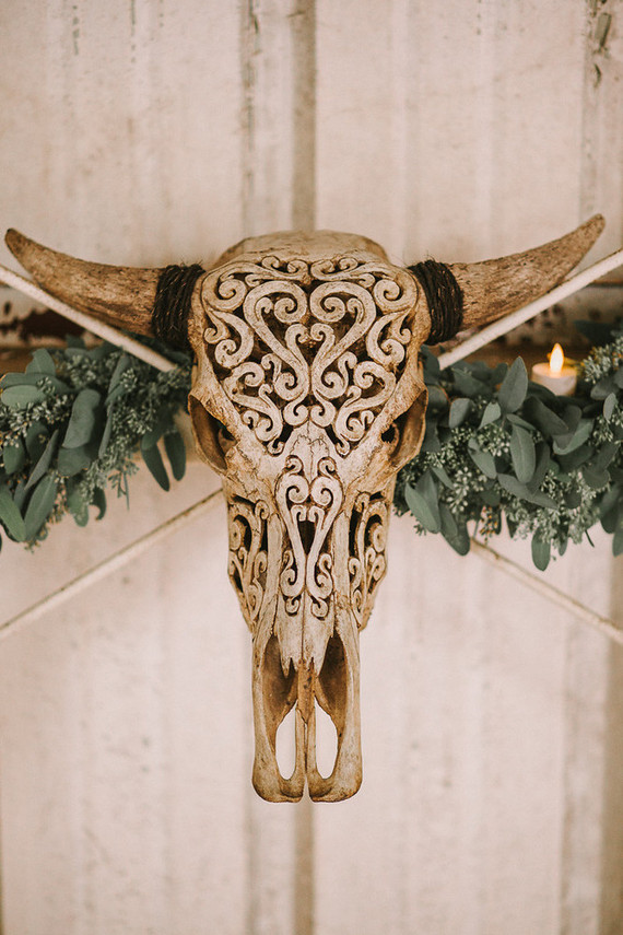 Romantic equestrian wedding decor