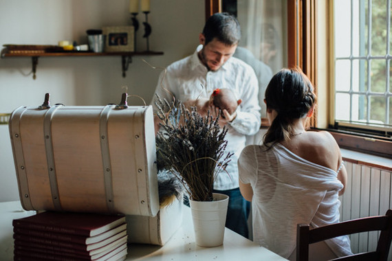intimate newborn photos at home