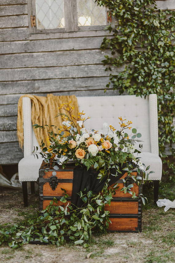 Edgy fall elopement inspiration