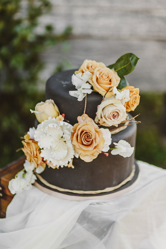 Dark wedding cake