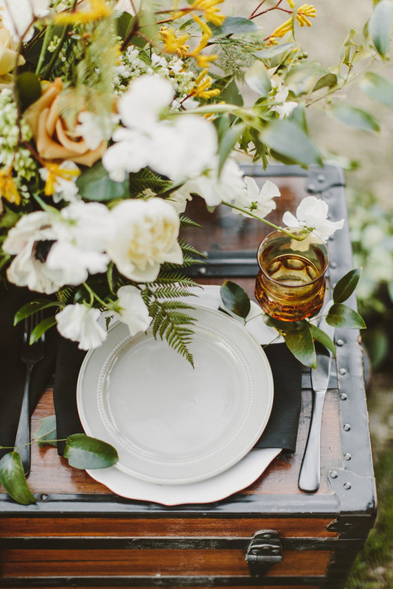 Gold and black wedding ideas