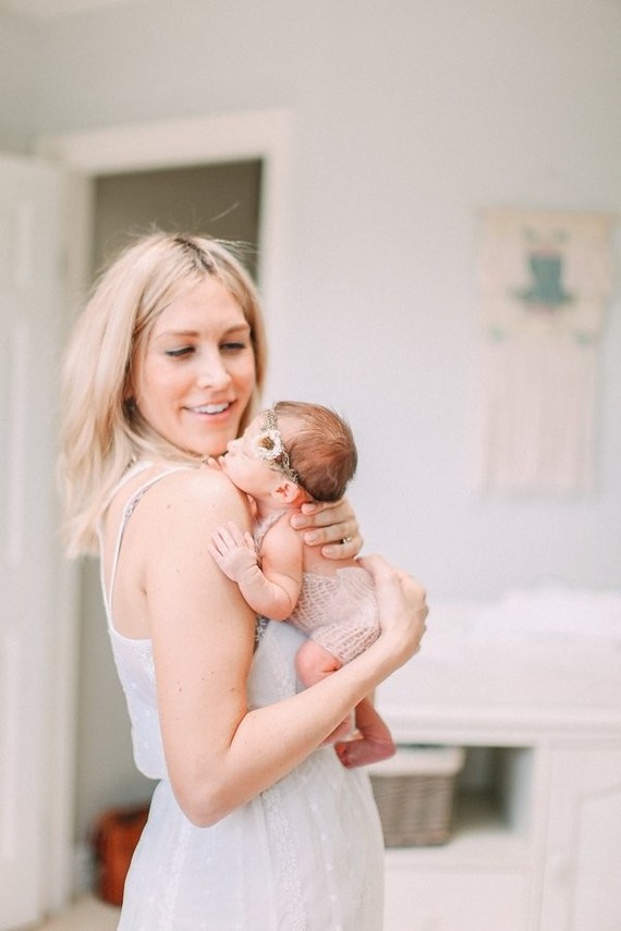 mother daughter newborn photos