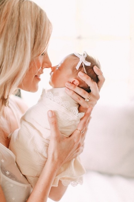 mother daughter newborn photos Inspiration