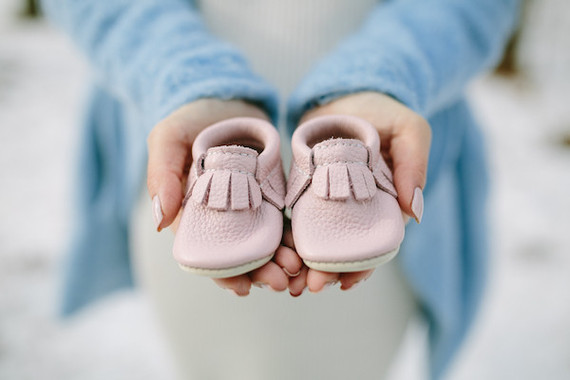 winter forest maternity photos