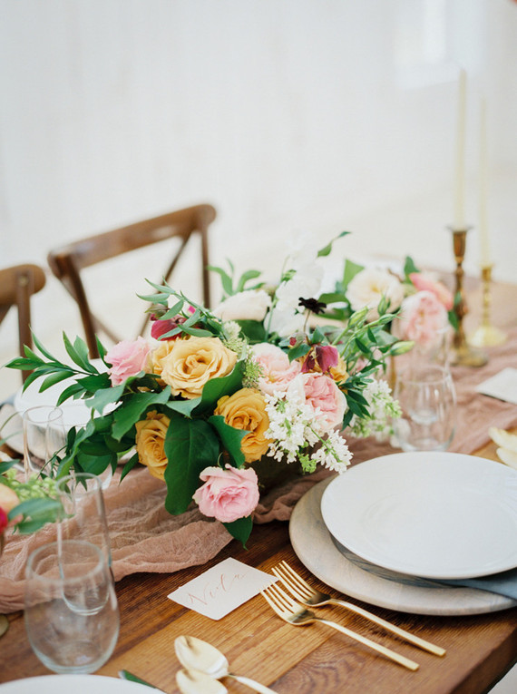 Spring wedding florals