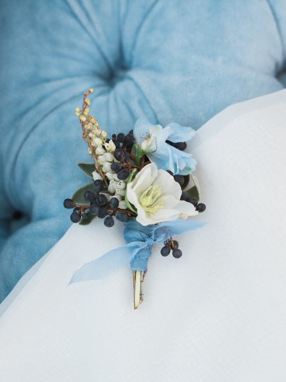 Winter boutonniÃ¨re Inspiration